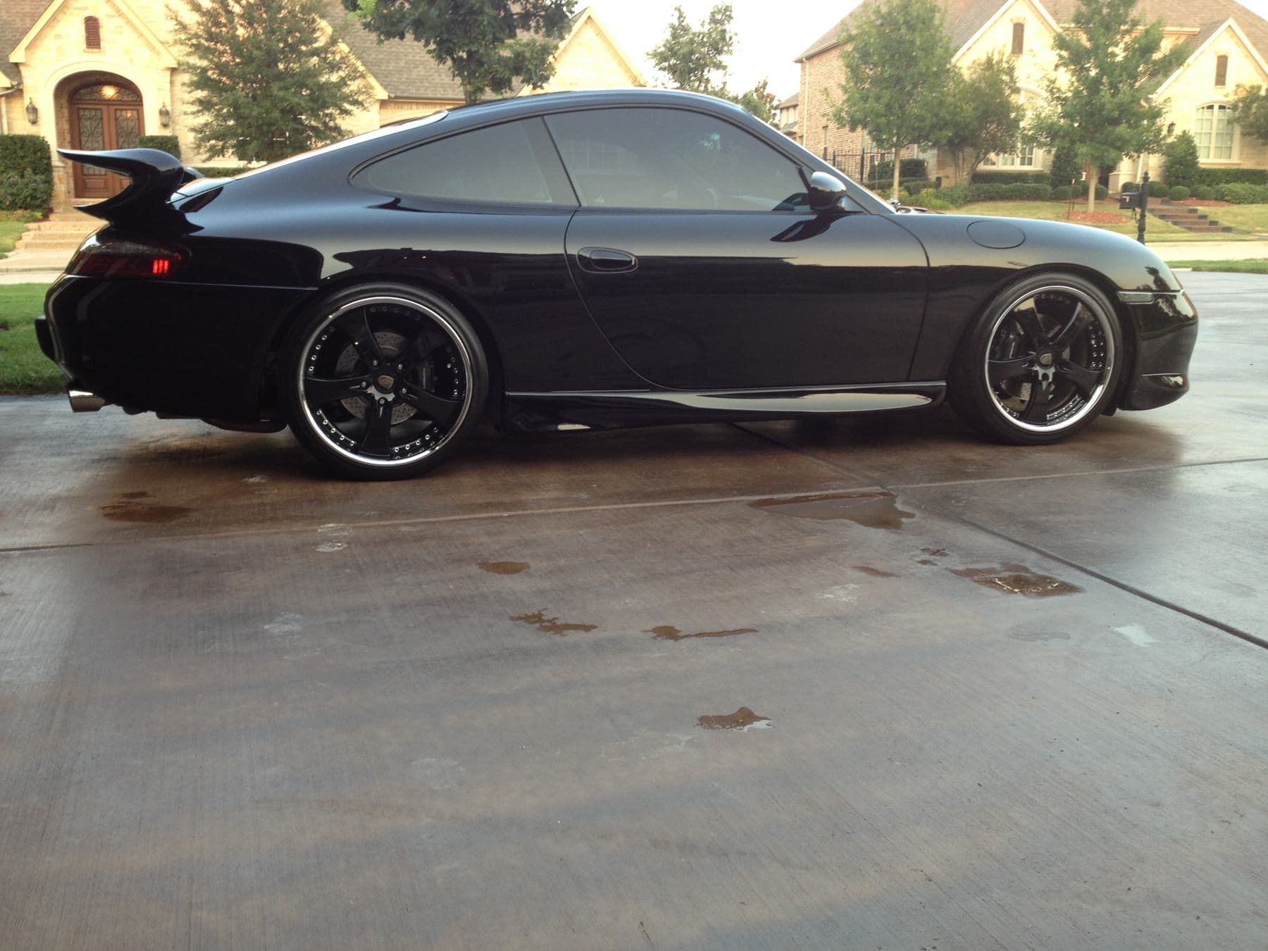 Finished Porsche GT3 with its completed stance