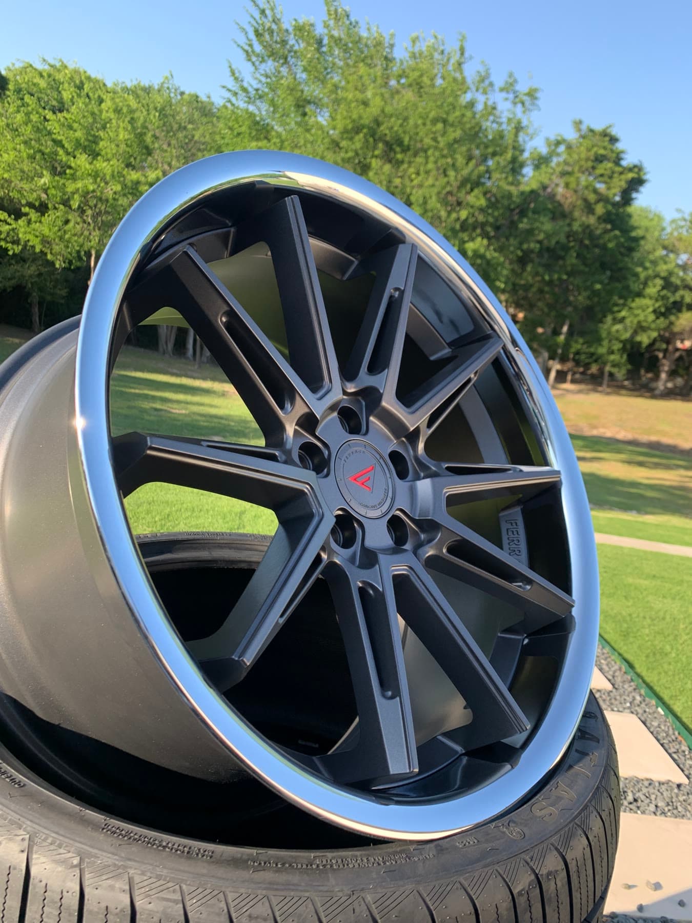 Mercedes coupe wheel and paint finish after service