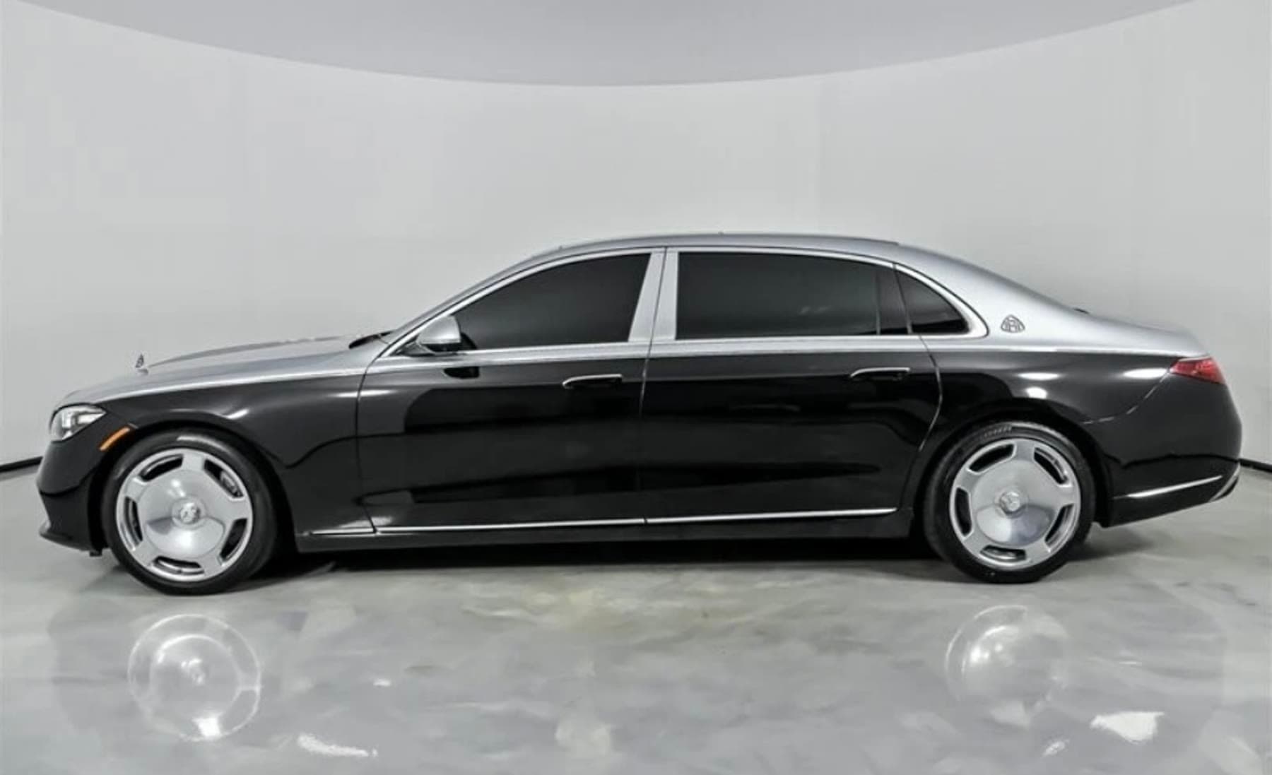 Mercedes-Maybach before its wrap and wheel transformation